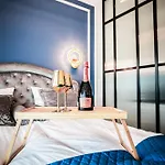 公寓 Hanza Tower 14th Floor Cityview, Balcony, Sauna, Pool, Jacuzzi