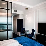 Hanza Tower 14th Floor Cityview, Balcony, Sauna, Pool, Jacuzzi * 什切青