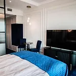 Hanza Tower 14th Floor Cityview, Balcony, Sauna, Pool, Jacuzzi *