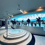公寓 Hanza Tower 14th Floor Cityview, Balcony, Sauna, Pool, Jacuzzi