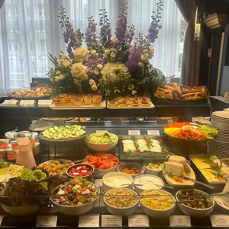 Hanza Tower 14th Floor Cityview, Balcony, Sauna, Pool, Jacuzzi *