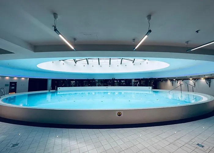 Hanza Tower 14th Floor Cityview, Balcony, Sauna, Pool, Jacuzzi *