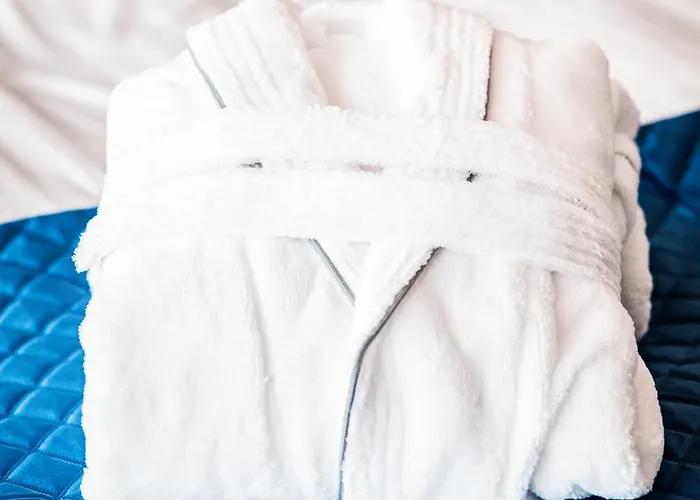 Hanza Tower 14th Floor Cityview, Balcony, Sauna, Pool, Jacuzzi *