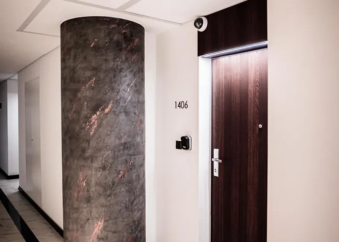 Hanza Tower 14th Floor Cityview, Balcony, Sauna, Pool, Jacuzzi Daire